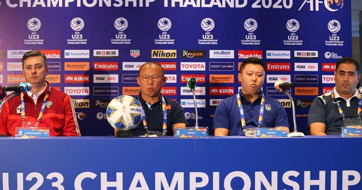 Video: Thầy Park khẩu chiến căng thẳng với HLV UAE trong buổi họp báo trước trận U23 Việt Nam vs U23 UAE