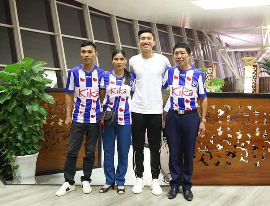 Đoàn Văn Hậu đón cái Tết đầu tiên nơi đất khách quê người