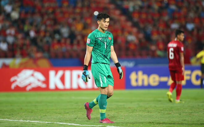 Video: “Chết lặng” Bùi Tiến Dũng, Bảo Toàn và khoảnh khắc Thầy Park “tuyệt vọng” trên ghế huấn luyện