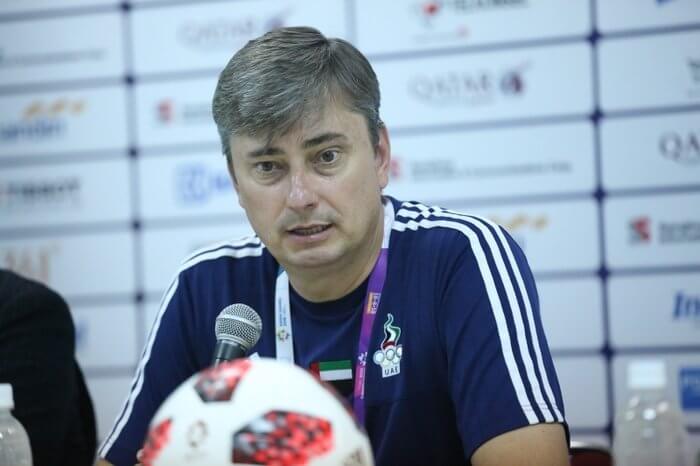 Sau trận hòa, HLV UAE chỉ trích Việt Nam:”Việt Nam đá như trẻ con, cứ như là đang muốn câu giờ vậy”