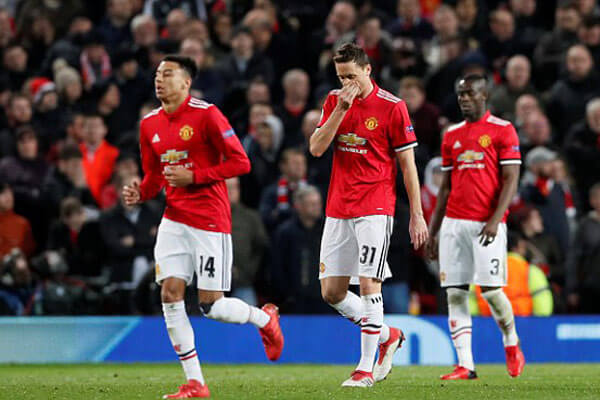 M.U ‘đốt’ 600 triệu bảng để thu về một đống rác