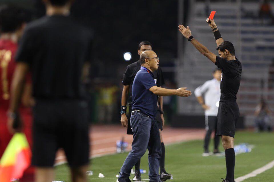 Chuyện Thầy Park bị phạt, hãy cứ nóng nảy nếu điều đó giúp ông thành công