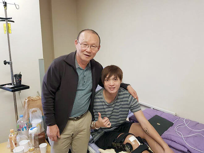 Hot: Tuấn Anh chấn thương không nặng, Thầy Park và ĐT Việt Nam thở phào nhẹ nhõm