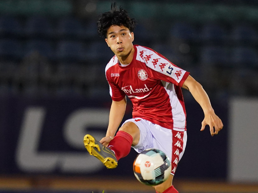 Xuân Nam:” Tôi sẽ chiếm suất đá chính của Công Phượng”