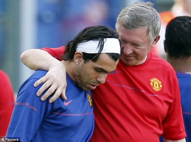 Tevez: ‘Sir Alex hành xử như thể ông ấy là thủ tướng Anh’