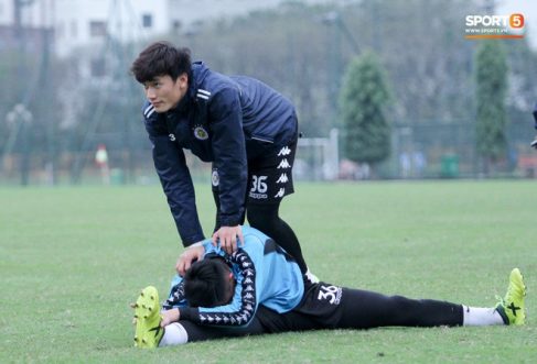 “Vì Bùi Tiến Dũng, nhiều cậu bé đến lò Thanh Hóa chỉ để học làm thủ môn’