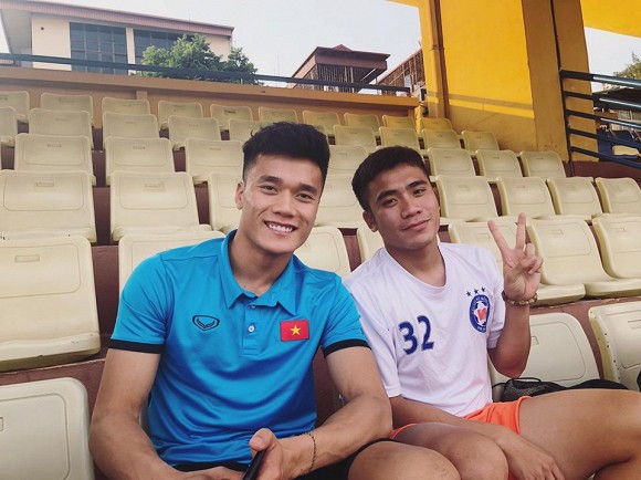 Bùi Tiến Dũng hào hứng khoe ảnh thuở nhỏ bên em trai Bùi Tiến Dụng