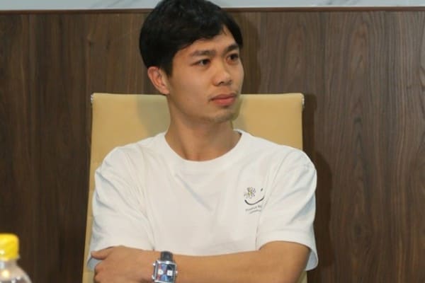 Công Phượng nhận sự bảo vệ từ HLV Chung Hae Seong