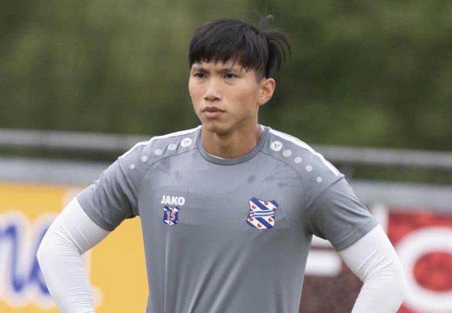 HLV Heerenveen: ‘Sẽ tốt hơn nếu Văn Hậu ở lại’