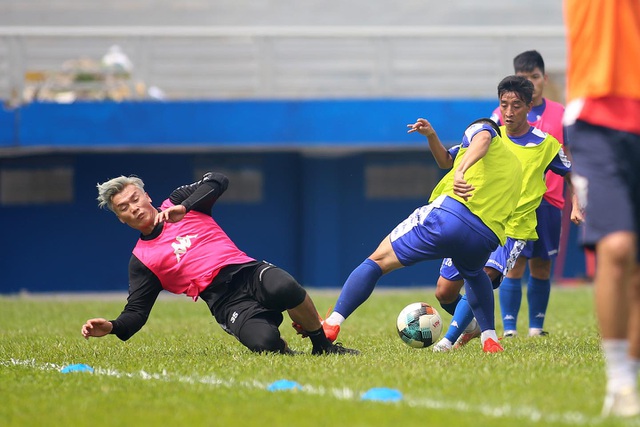 HLV Chung Hae Seong:” Bùi Tiến Dũng mà nỗ lực thì trình độ chả thua gì Filip Nguyễn’