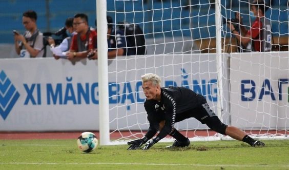 Dương Hồng Sơn:” Bùi Tiến Dũng giờ mê tiền, cậu ta đã hết yêu bóng đá rồi’
