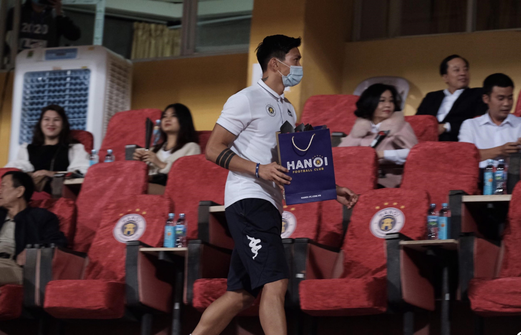 van-hau-de-lai-hinh-anh-dep-o-tran-dau-cua-ha-noi-fc5