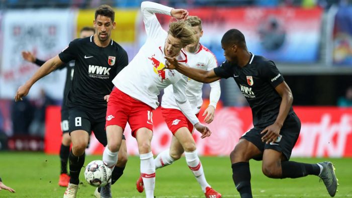 Soi kèo Augsburg vs Leipzig vào 0h30 ngày 23/12/2020