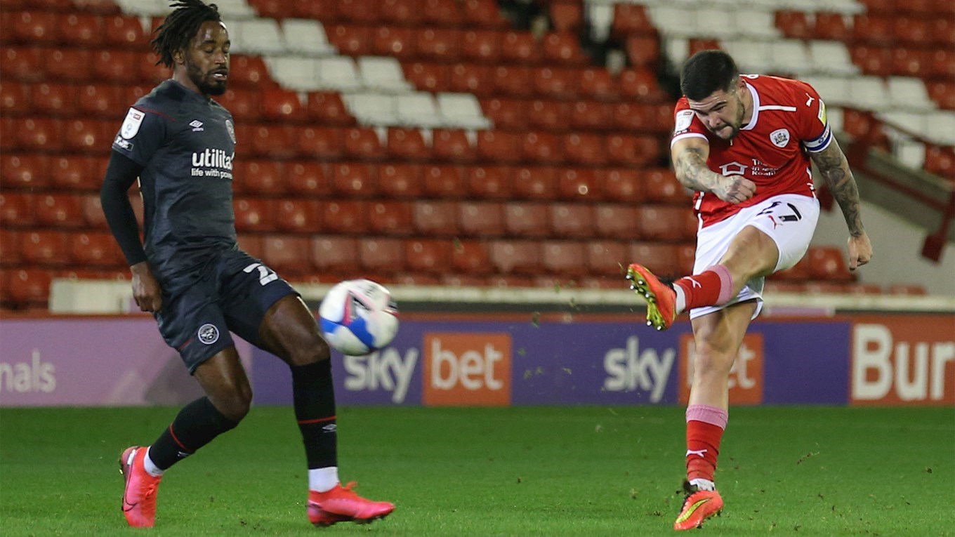 Barnsley sẽ gặp nhiều khó khăn ngay trên sân nhà trước Bournemouth soi-keo-barnsley-vs-bournemouth-vao-0h30-ngay-5-12-2020-2