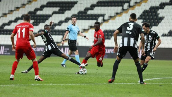 Soi kèo Istanbul vs Besiktas vào 23h ngày 12/3/2021