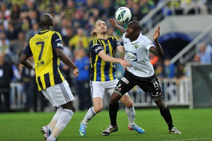 Soi kèo Alanyaspor vs Fenerbahce vào 0h30 ngày 30/4/2021