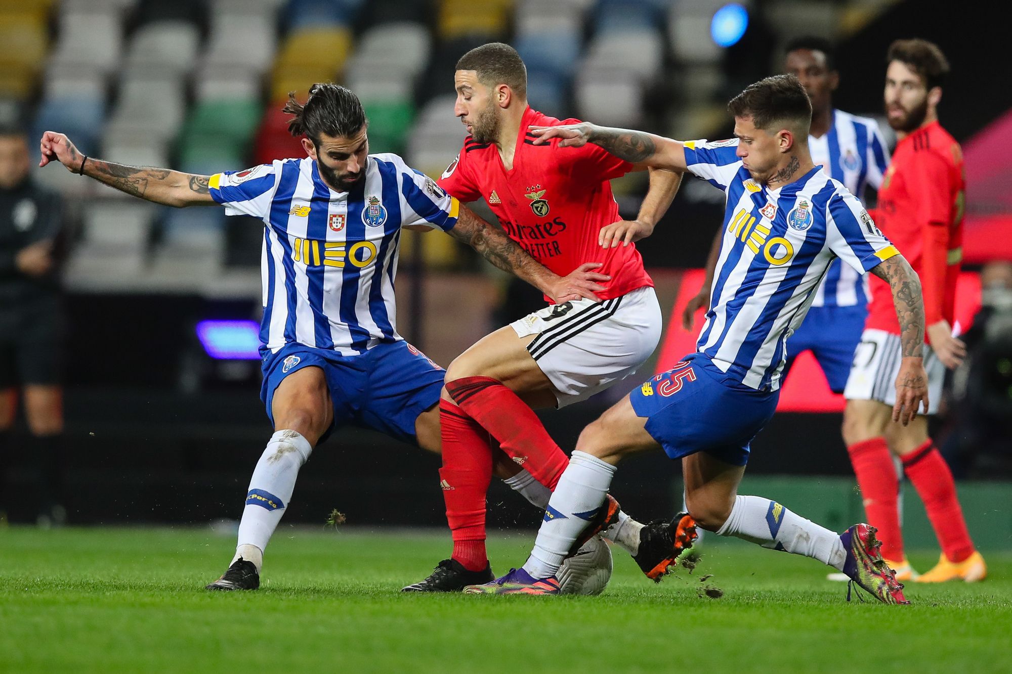 soi-keo-benfica-vs-fc-porto-vao-0h30-ngay-7-5-2021-1