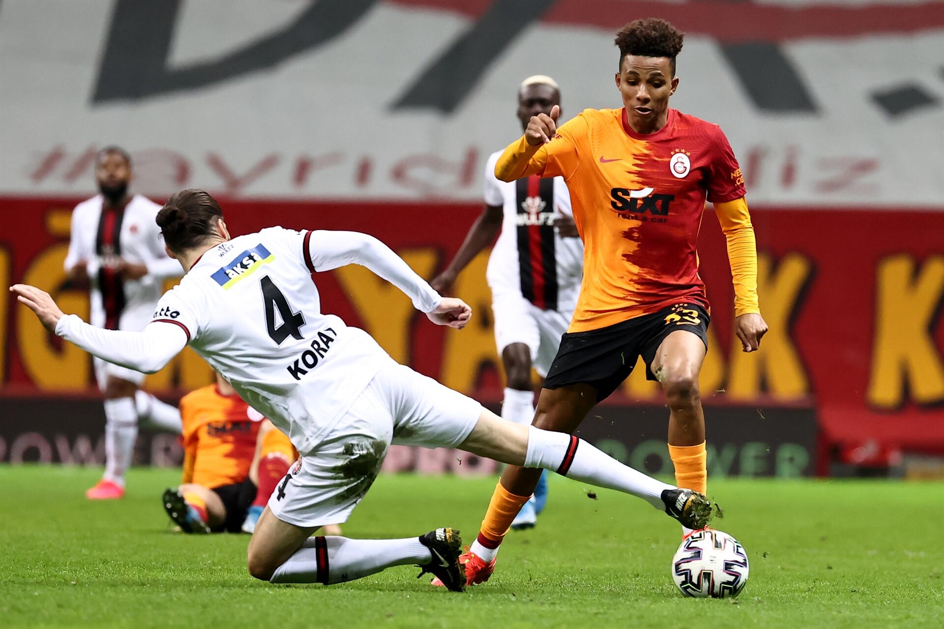 Galatasaray sẽ gặp rất nhiều khó khăn trong chuyến hành quân đến sân của PSV Eindhoven. soi-keo-psv-eindhoven-vs-galatasaray-vao-2h-ngay-22-7-2021-2
