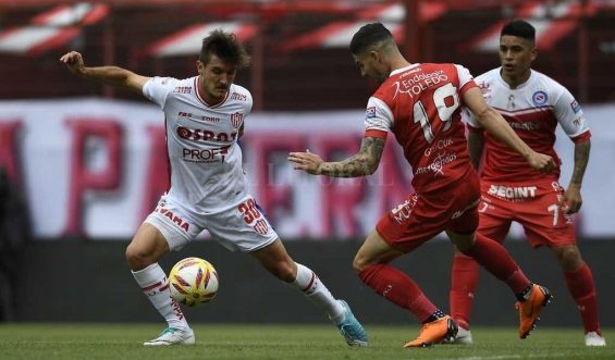 Soi kèo Santa Fe vs Argentinos Juniors vào 0h30 ngày 31/8/2021