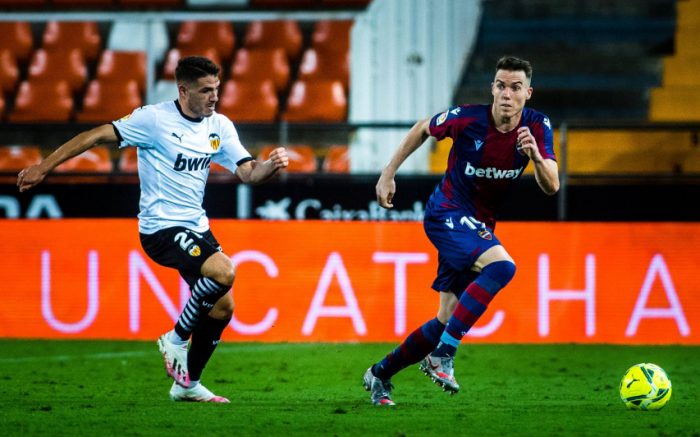 Soi kèo Levante UD vs Valencia CF vào 3h ngày 21/12/2021