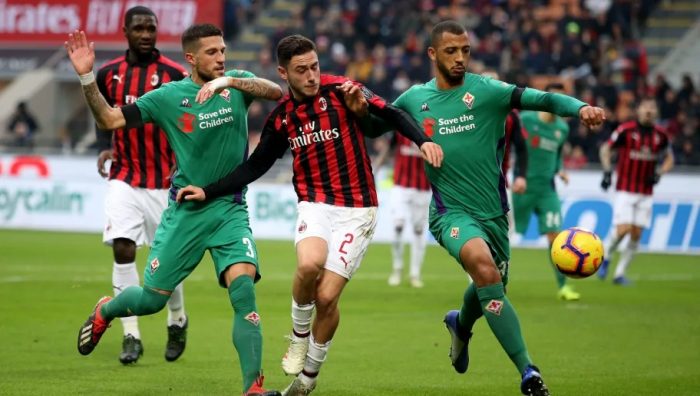 Soi kèo AC Milan vs Fiorentina vào 20h ngày 1/5/2022