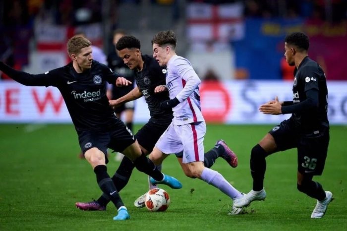 Soi kèo Barcelona vs Eintracht Frankfurt vào 2h ngày 15/4/2022