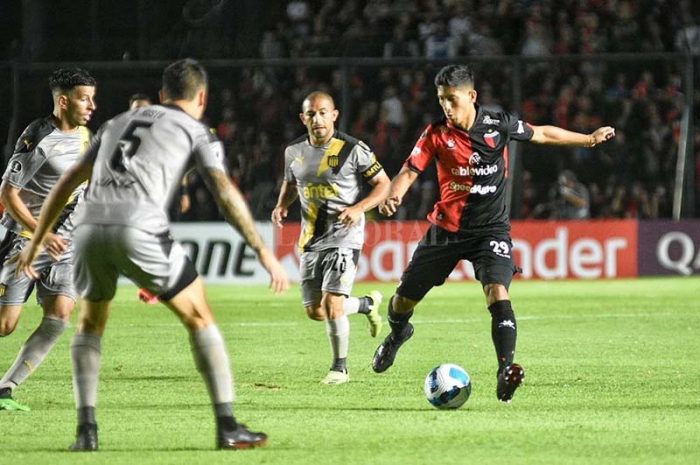 Soi kèo Penarol vs Colon de Santa Fe vào 7h ngày 26/5/2022