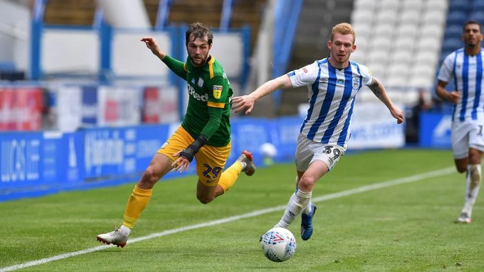 Soi kèo Huddersfield Town vs Preston North End vào 1h45 ngày 10/8/2022