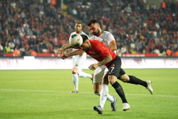 Soi kèo Sivasspor vs Alanyaspor vào 23h15 ngày 22/8/2022