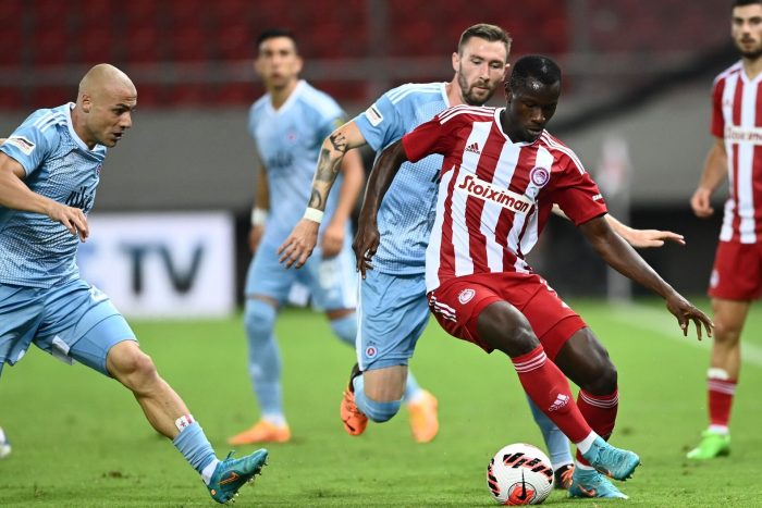 Soi kèo SK Slovan Bratislava vs Olympiakos vào 1h30 ngày 12/8/2022