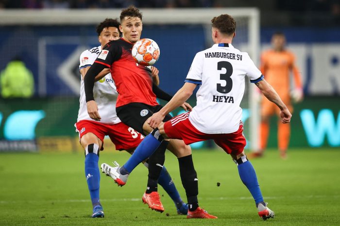 Soi kèo Holstein Kiel vs Hamburger SV vào 23h30 ngày 9/9/2022