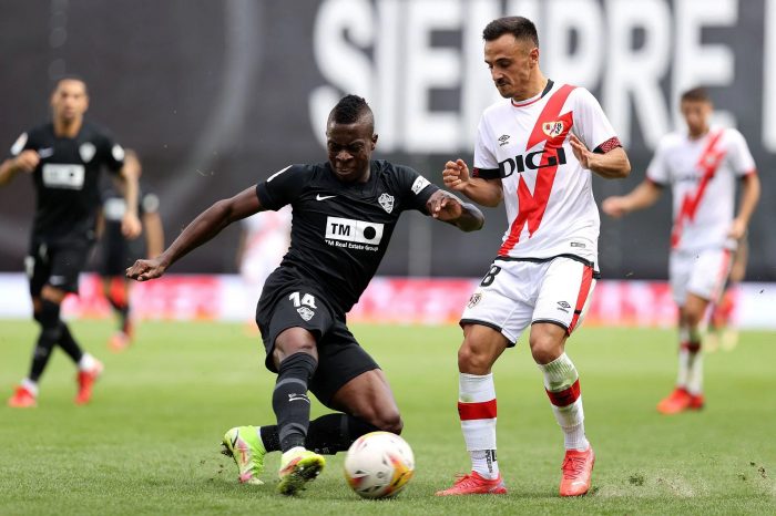 Soi kèo Rayo Vallecano vs Elche CF vào 2h ngày 4/10/2022