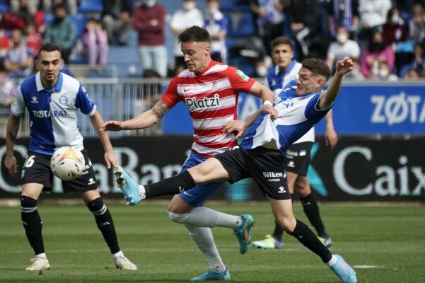 Soi kèo Granada vs Alaves vào 3h30 ngày 3/12/2022