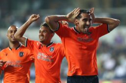 Soi kèo Umraniyespor vs Basaksehir vào 0h ngày 24/12/2022