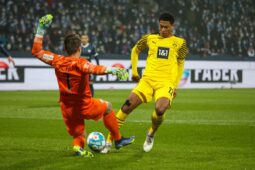 Soi kèo Bochum vs Dortmund vào 1h30 ngày 29/4/2023