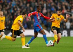 Soi kèo Wolverhampton vs Crystal Palace vào 1h30 ngày 26/4/2023
