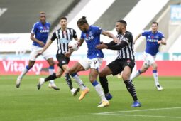 Soi kèo Everton vs Newcastle United vào 2h30 ngày 8/12/2023