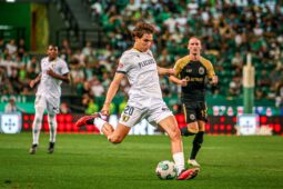 Soi kèo Famalicao vs Sporting Lisbon vào 2h15 ngày 17/4/2024