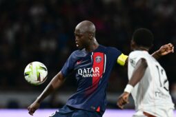 Soi kèo Lorient vs PSG vào 0h ngày 25/4/2024