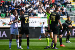 Soi kèo Venezia vs Palermo vào 1h30 ngày 25/5/2024