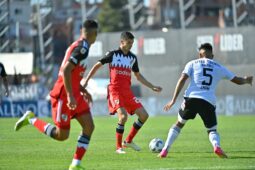 Soi kèo Riestra vs River Plate vào 1h ngày 14/6/2024